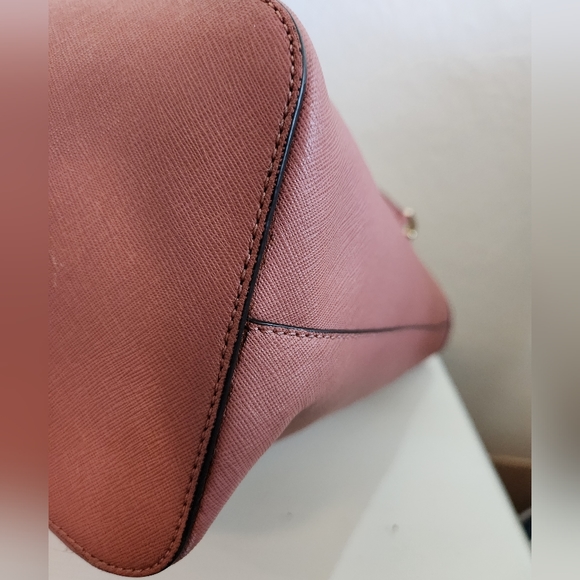 MK Large Tote - Picture 4 of 14